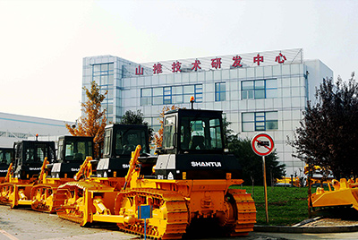 2009年，山推研發(fā)中心被國家人事部批準(zhǔn)設(shè)立博士后科研工作站，同年召開首屆科技創(chuàng)新大會(huì)。